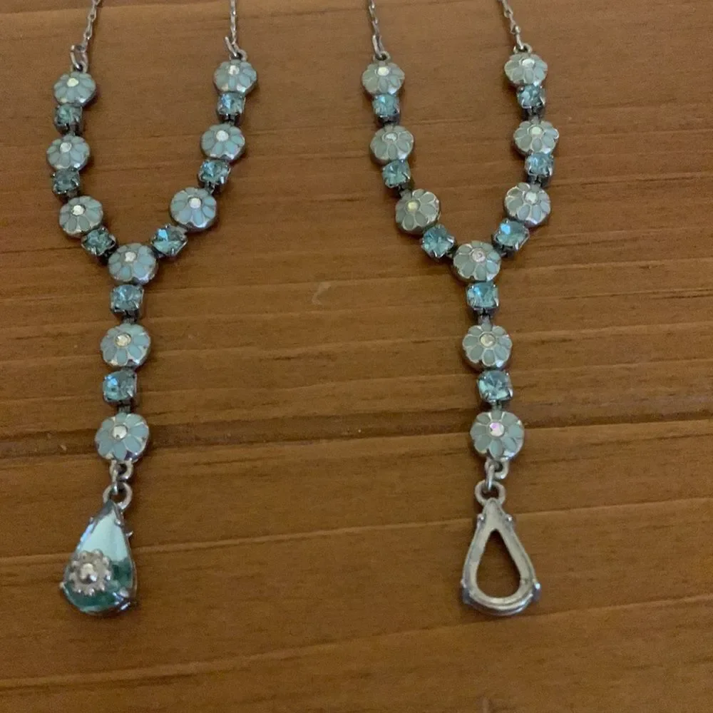 Vintage Avon necklaces.  Two of the same but one missing large stone - Picture 2 of 4